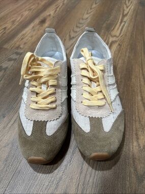 Dolce Vita Beige and Yellow Lace-Up Sneakers